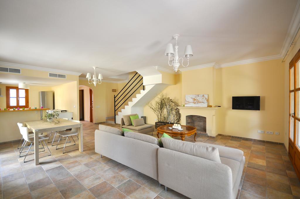 Houm Villa Cala Pi كالا بي الغرفة الصورة