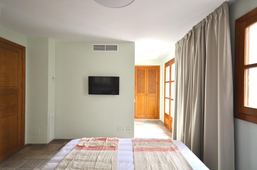 Houm Villa Cala Pi كالا بي الغرفة الصورة