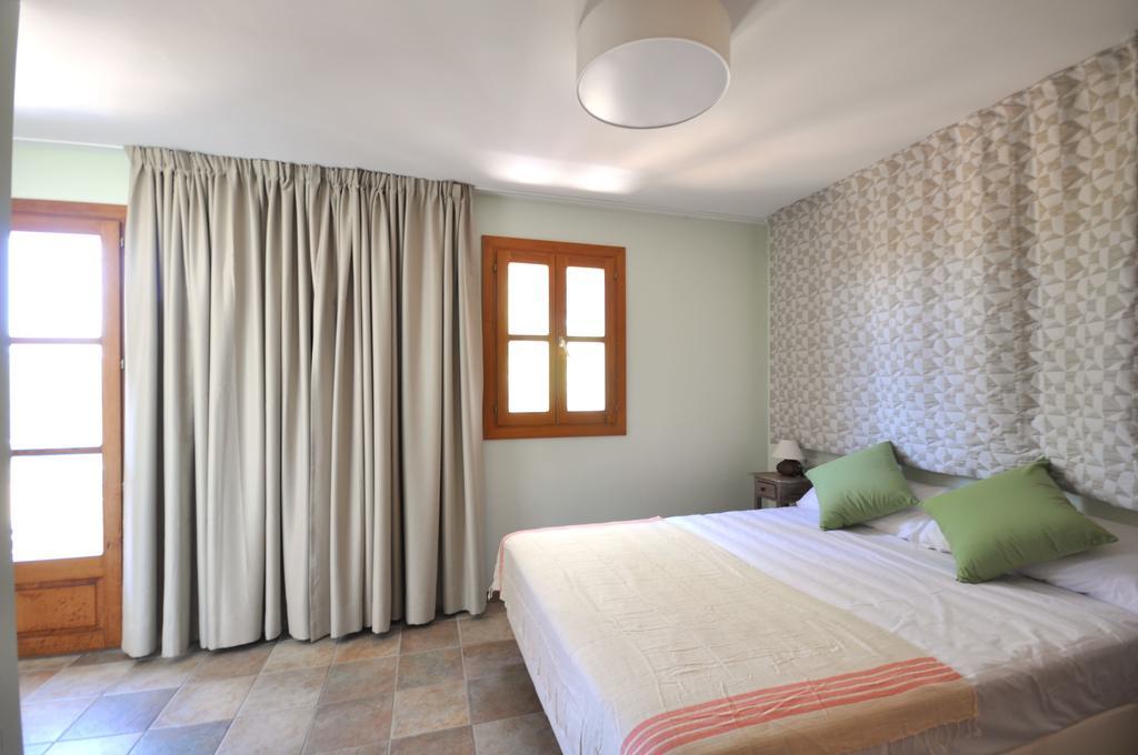 Houm Villa Cala Pi كالا بي الغرفة الصورة